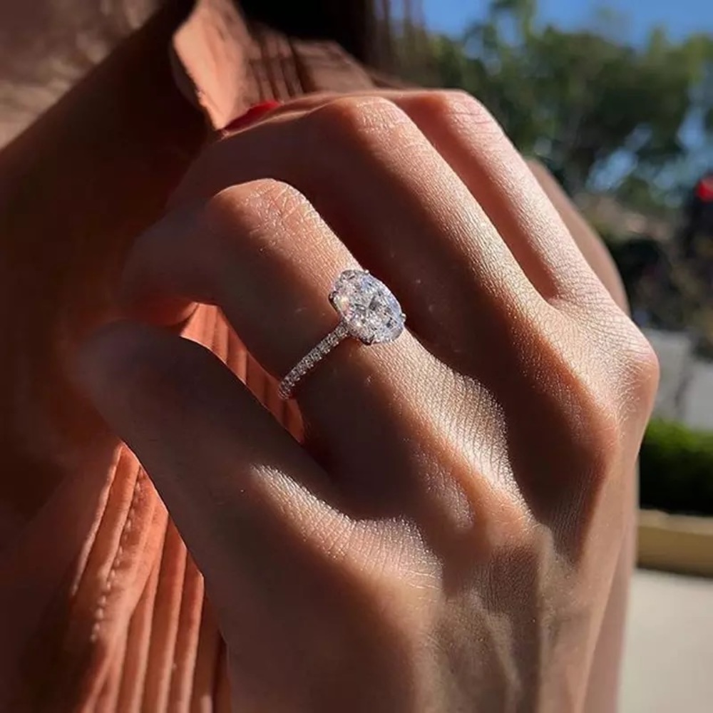 NEW!! 💎 Women’s Luxury Cubic Zirconia Ring - Picture 1 of 10